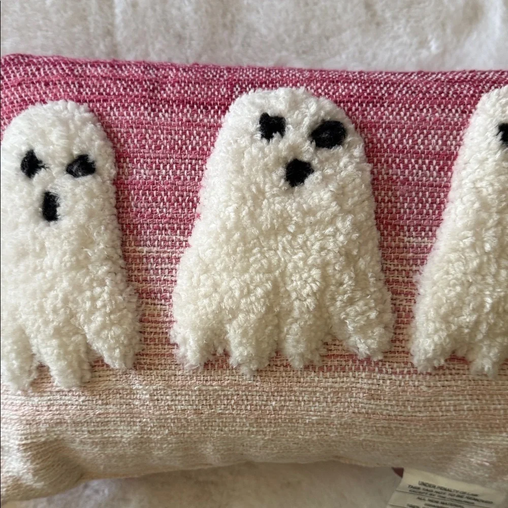 👻👻Goblin & ghoul Halloween pink ombre ghost pillow 👻👻